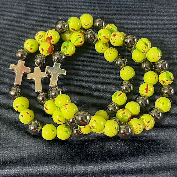 Lime green, green and red zinc cross bracelet - Picture 1 of 5